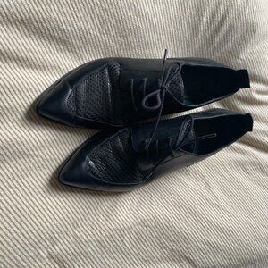 Beautiful Pointy Toe Real Leather Loafers
